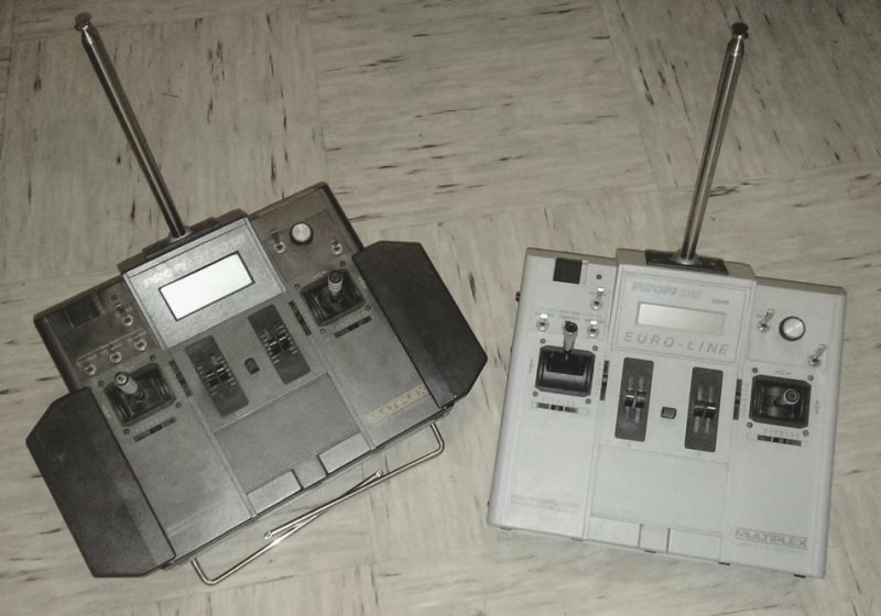 Oddajnika MPX 3010 in 3030 iz leta 1990.