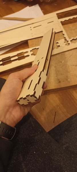 Izrezal sem večino lesenih delov.jpg