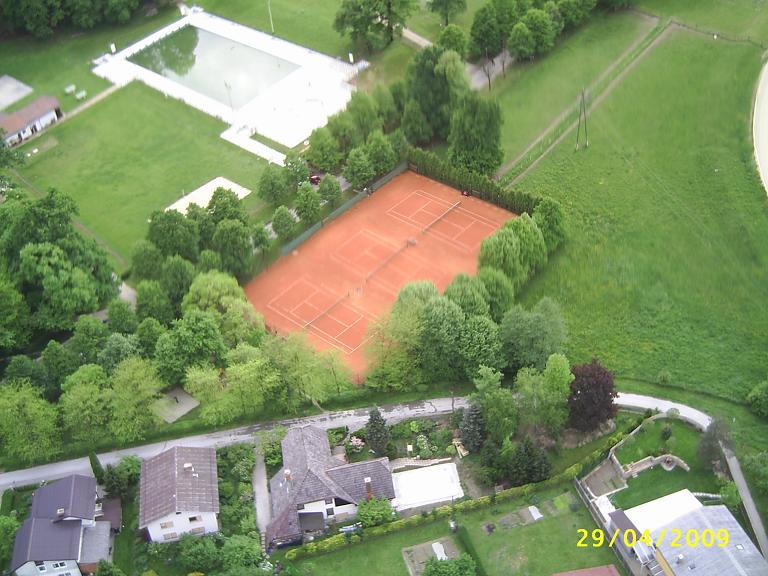 tenis igrišče in bazen